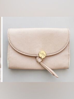 Chloe Pale Pink Leather Wallet with Gold-Tone Button